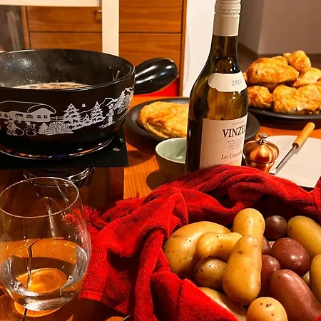 Cozy Alpine Attic Apartman