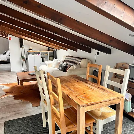 Cozy Alpine Attic * Saviese