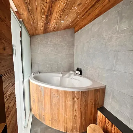 Apartment Cozy Alpine Attic Saviese