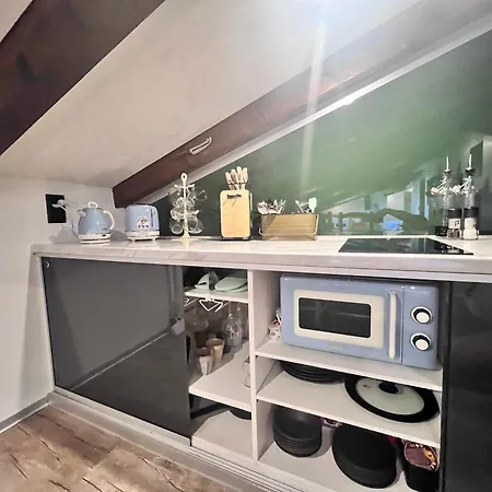 Apartment Cozy Alpine Attic